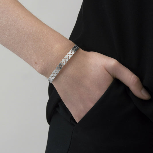 Theia Mini Dot Cuff bracelet. Silver plated. Danish Copenhagen