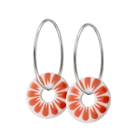 Bloom creol øreringe. Coral rød. Sterling sølv. Scherning København
