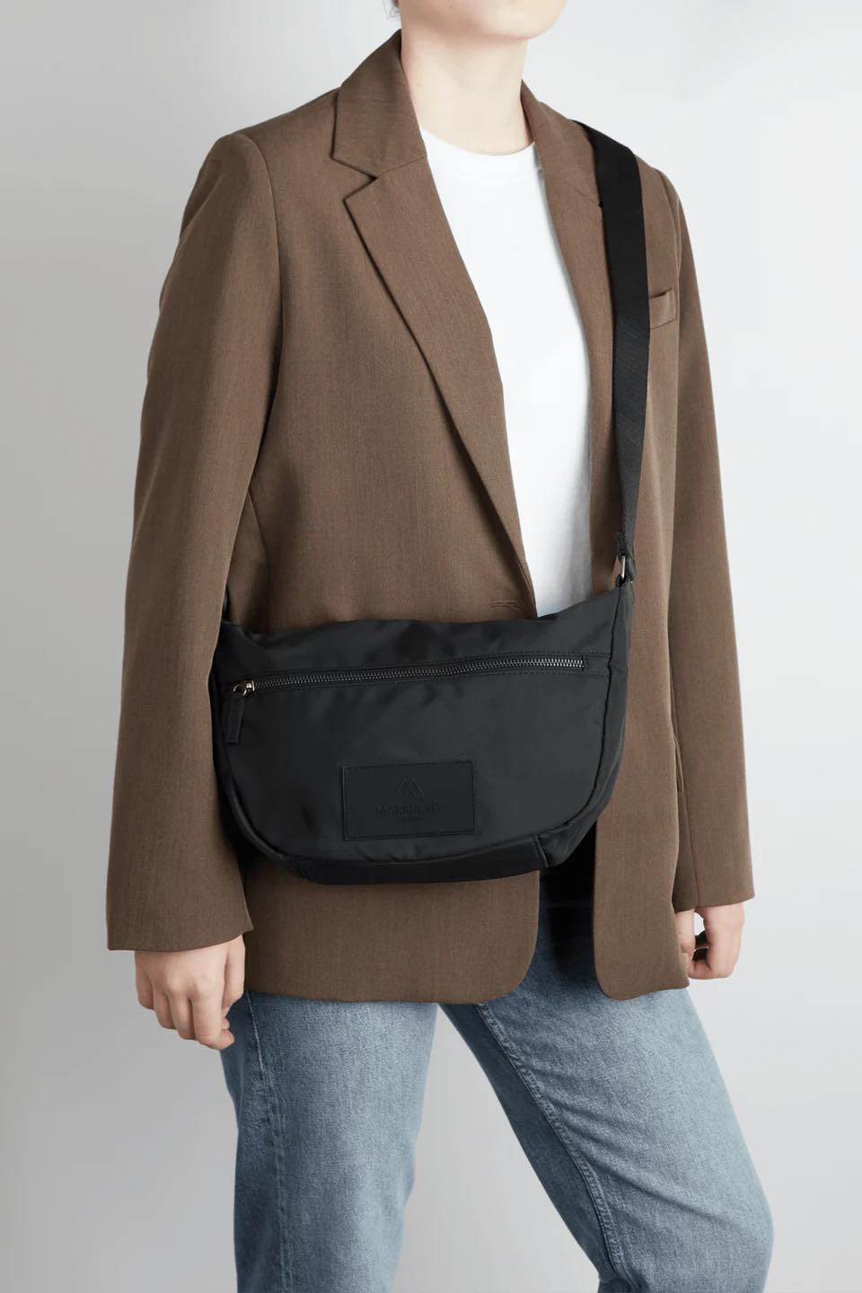 CasieMBG Large Crossbody. Unisex. Sort. Recycled polyester. Markberg