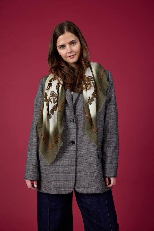 Royal Paisley tørklæde med rå ender. Unisex. 100% uld. Grøn. Bella Ballou